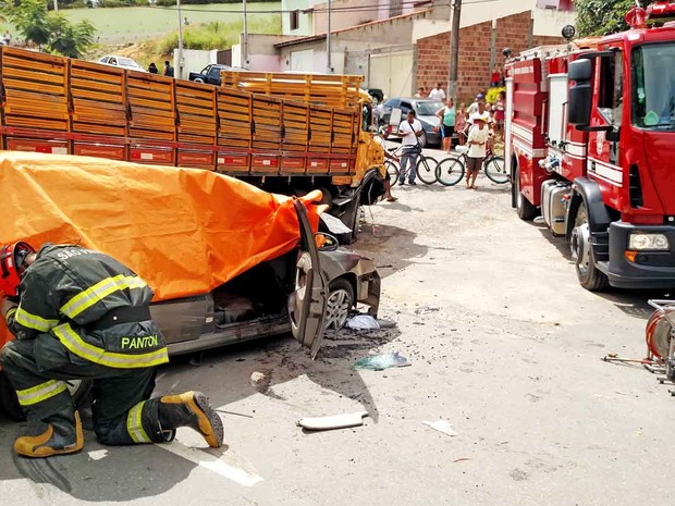 Acidente deixa um morto e cinco feridos em Lavrinhas (Foto: Arquivo pessoal/Luiz Henrique Costa (Mix Vale))