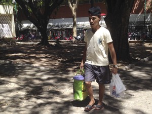 Allan Cruz começou a trabalhar com 12 anos de idade (Foto: Gilcilene Araújo/G1)