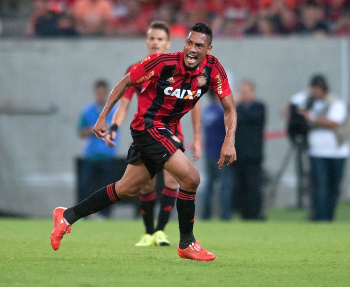 Hernane Brocador Sport x Cruzeiro Série A (Foto: Antônio Carneiro / Pernambuco Press)