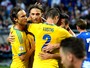 Ibrahimovic marca duas vezes e recoloca Suécia na briga pela Copa