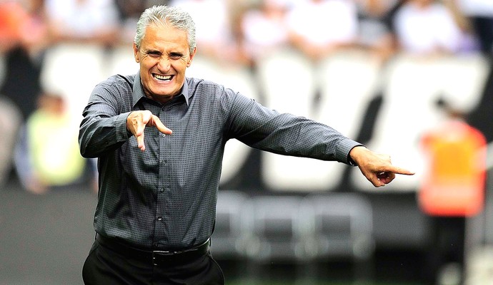 Tite desconversa sobre Lodeiro e não confirma time para a Libertadores
