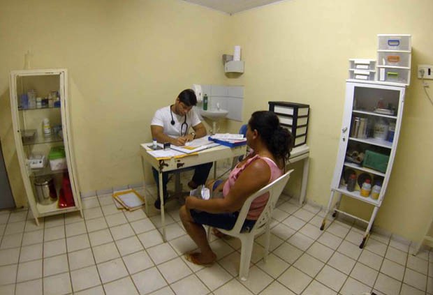 Bruno Caldas trabalha em São Miguel do Gostoso há 6 meses (Foto: Fernanda Zauli/G1)