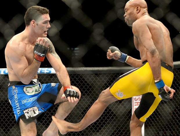 Anderson Silva e Chris Weidman luta UFC Las Vegas (Foto: Reuters)