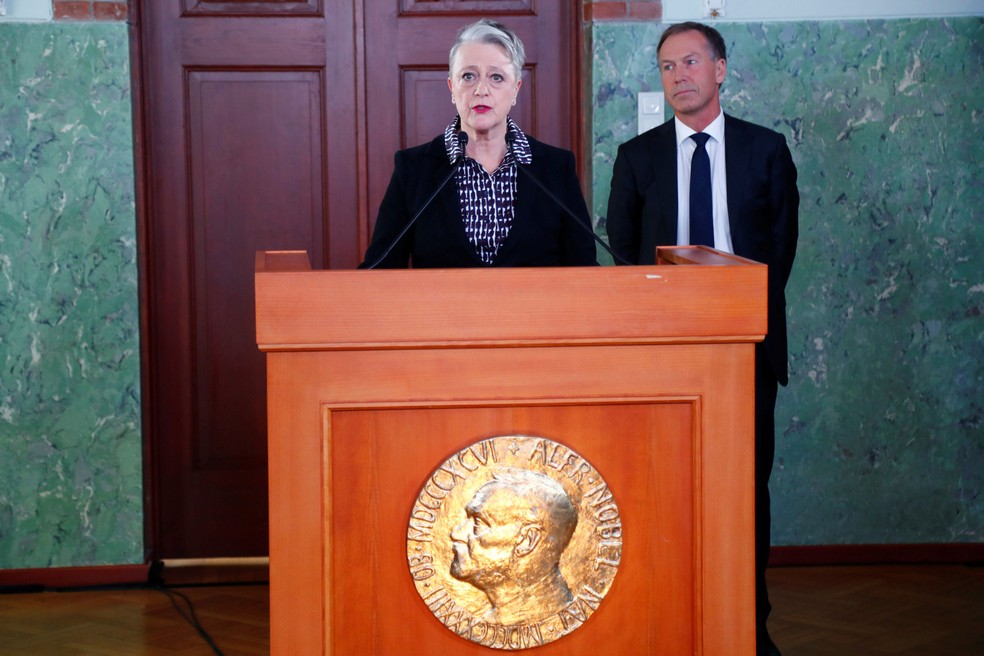 Presidente do Comitê nobel norueguês, Berit Reiss-Andersen, durante o anúncio do prêmio Nobel da Paz 2017, nesta sexta-feira (6) (Foto: NTB Scanpix / Heiko Junge via Reuters)