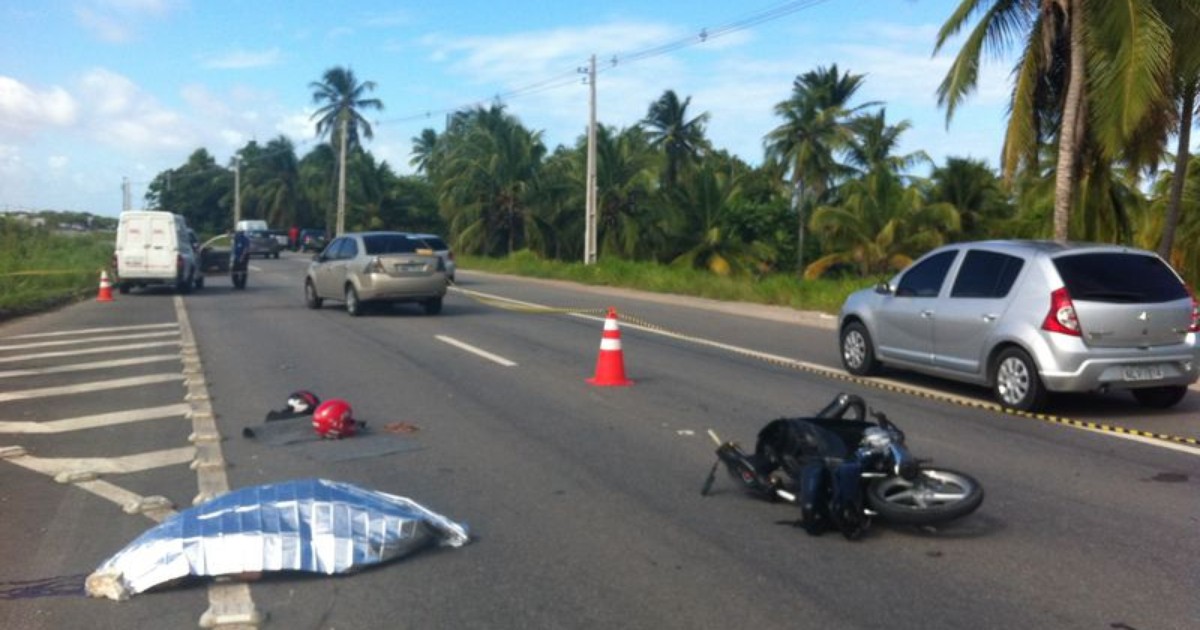 G1 Mulher que estava na garupa de moto morre após colisão na AL 101