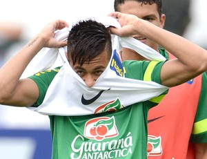 Neymar treino seleção brasileira (Foto: AFP)