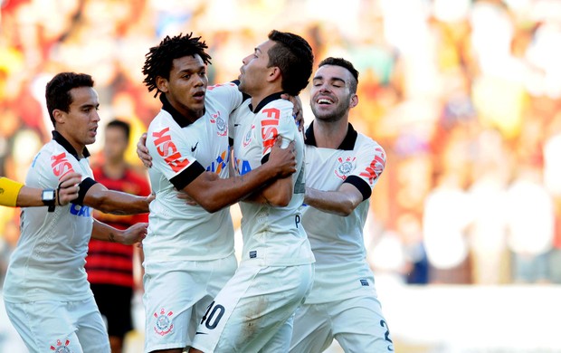 Loffredo elogia trio Guerrero, Jadson e Romarinho e 