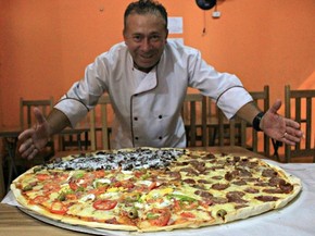 Pizza Gigante Com 32 Fatias Cai No Gosto De Consumidores Em Manaus Amazonas G1