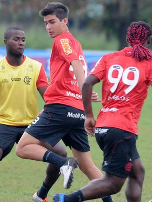 Mattheus treino Flamengo (Foto: Alexandre Vidal / Fla Imagem)