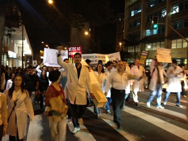médicos protestam SP Brigadeiro (Foto: Lívia Machado/G1)