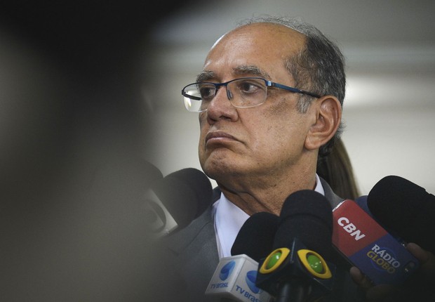 O presidente do Tribunal Superior Eleitoral, Gilmar Mendes, visita Cartório Eleitoral no Rio de Janeiro (Foto: Tânia Rêgo/Agência Brasil)