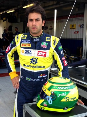 Felipe Nasr GP2 Abu Dhabi capacete homenagem ao primo Victor Nasr (Foto: Divulgação)