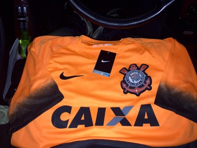 Camisa laranja do Corinthians (Foto: GloboEsporte.com) Camisa laranja do Corinthians (Foto: GloboEsporte.com)