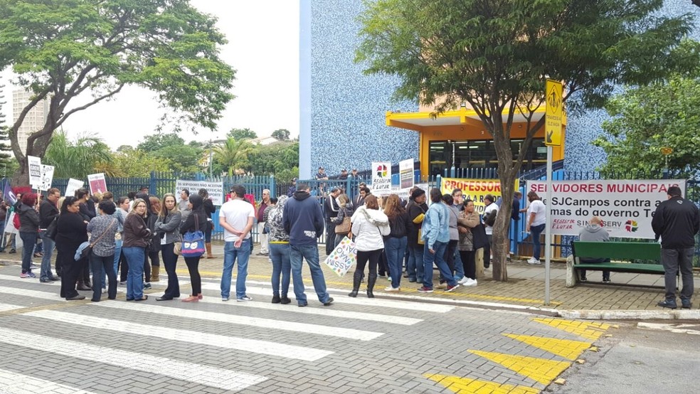 Servidores fazem paralisação no paço municipal, em São José (Foto: Divulgação/Sindicato dos Servidores)