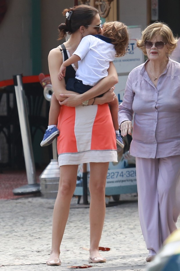 Fernanda Tavares com o filho (Foto: AgNews/Dilson Silva)