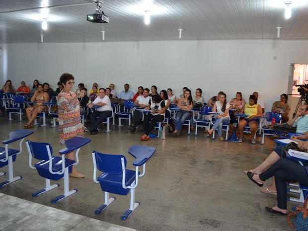 Médica diz que população deve ficar atenta aos sintomas como tosse por mais de três semanas, dor no peito, falta de ar e fraqueza (Foto: Rogério Aderbal/G1)