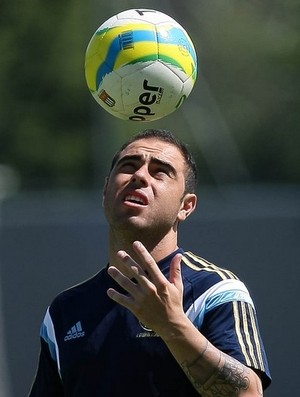Antes de clássico, Bruno César vê Palmeiras e Santos favoritos ao título