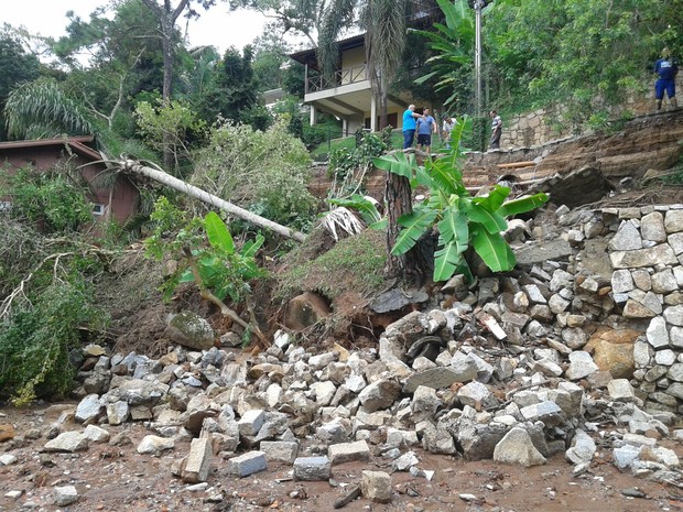Deslizamento ocorreu na Lagoinha (Foto: Defesa Civil de Florian&oacute;polis/Divulga&ccedil;&atilde;o)