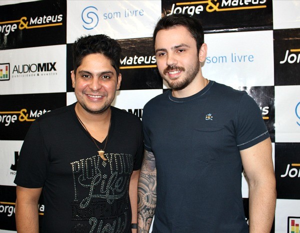 A dupla sertaneja Jorge e Mateus show mais esperado (Foto: Ana Graziela Maia/ G1)
