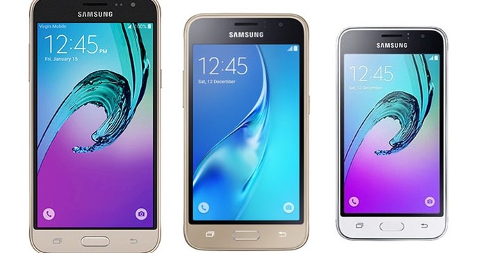 No meio vemos o J1 com sua frente de duas cores (Foto: Divulgação/Samsung)