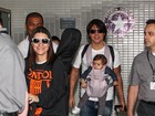 Laura Pausini desembarca com família em São Paulo