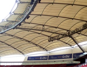 Membrana da cobertura do estádio de Stuttgart, na Alemanha (Foto: Fernando Balvedi / Arquivo pessoal) Membrana da cobertura do estádio de Stuttgart, na Alemanha (Foto: Fernando Balvedi / Arquivo pessoal)