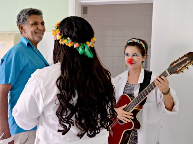 G1   No AC, Artistas Levam Teatro E Música Para Pacientes Em Hospital