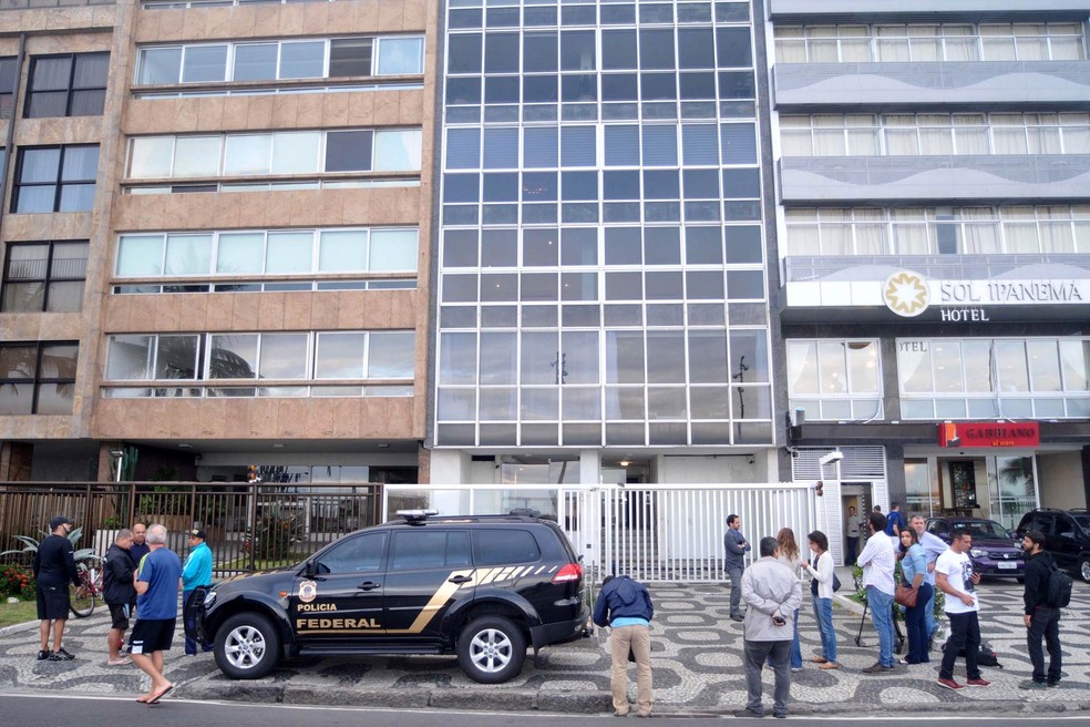 Apartamento do senador Aécio Neves é alvo de busca e apreensão durante operação da Lava Jato em Ipanema, na Zona Sul do Rio de Janeiro (Foto: Alessandro Buzas/Futura Press/Estadão Conteúdo)