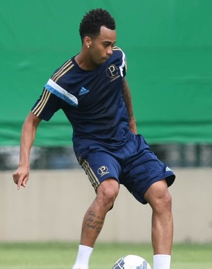 Na reapresentação do Verdão, Wesley é o único titular a treinar com bola