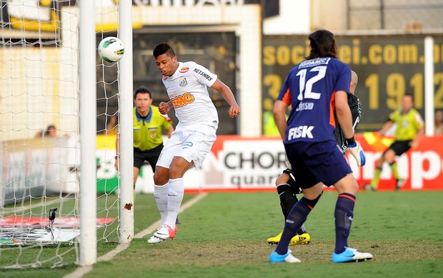andré santos gol corinthians (Foto: Marcos Ribolli / Globoesporte.com)