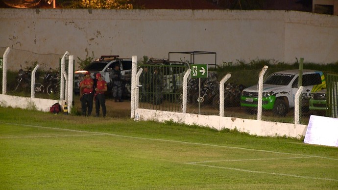 Ambulância, Picos x Piauí, Campeonato Piauiense (Foto: TV Clube)