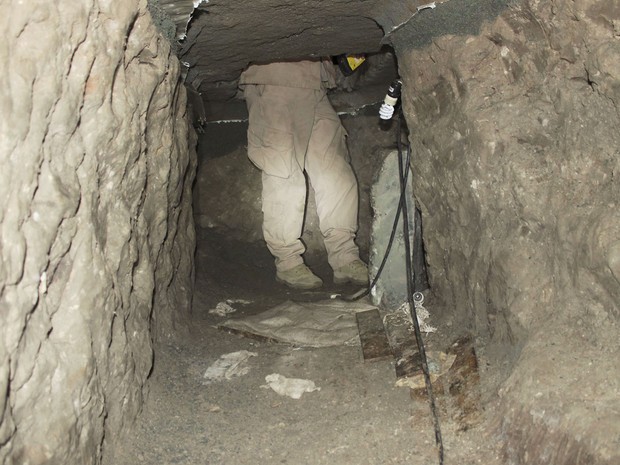 Túnel encontrado pelas autoridades americanas ligava o México e os EUA e era usado para transportar drogas e pessoas (Foto: Reuters/Immigration and Customs Enforcement) Túnel encontrado pelas autoridades americanas ligava o México e os EUA e era usado para transportar drogas e pessoas (Foto: Reuters/Immigration and Customs Enforcement)