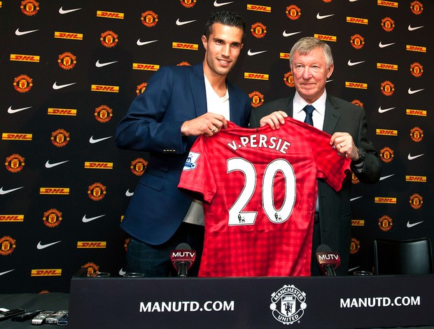 Robin van Persie apresentado no Manchester United (Foto: AP)