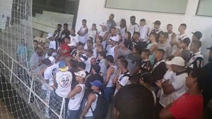 Jogadores também devem conversar com torcedores no clube (Foto: Reprodução)
