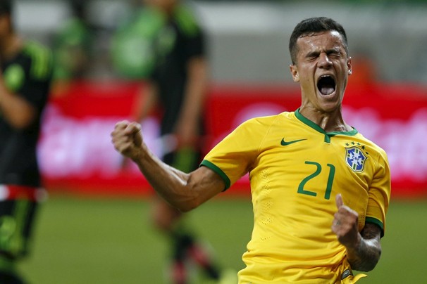 Philippe Coutinho comemora gol do Brasil no amistoso contra o México (Foto: Reuters)