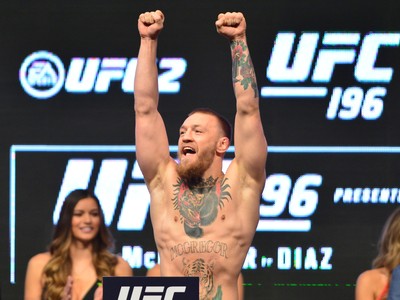 Conor McGregor pesagem UFC 196 (Foto: Jason Silva)
