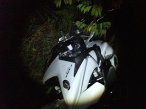 Outros dois motociclistas não ficaram feridos, segundo a PRE (Foto: Divulgação/PRE)