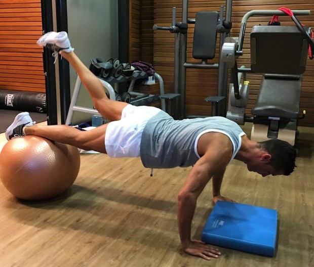 Cristiano Ronaldo se exercitando para voltar aos gramados (Foto: Reprodução/Instagram)