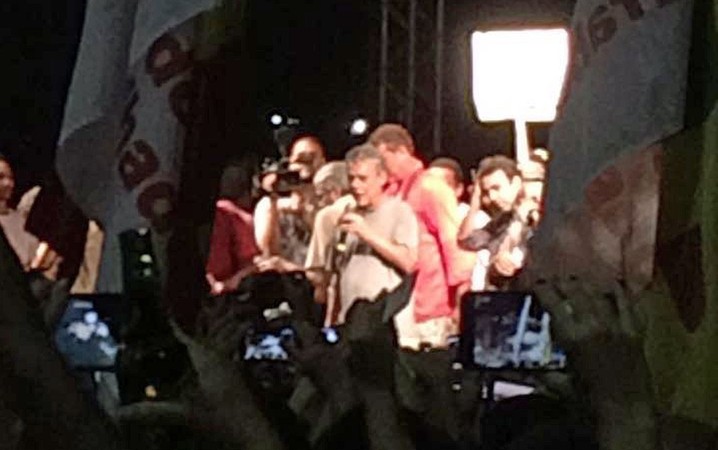 Chico Buarque subiu ao palco no Largo da Carioca