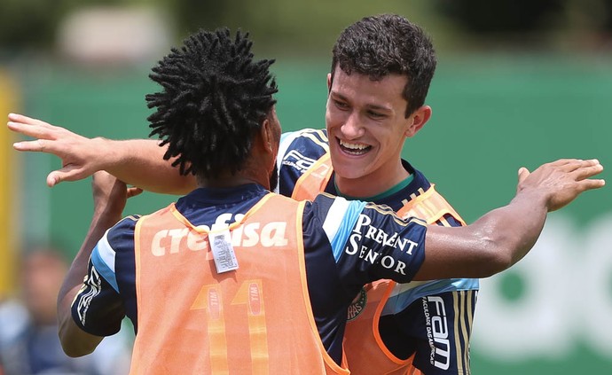 Palmeiras fecha trabalho para clássico e vai à Vila sem Egídio e Cleiton Xavier