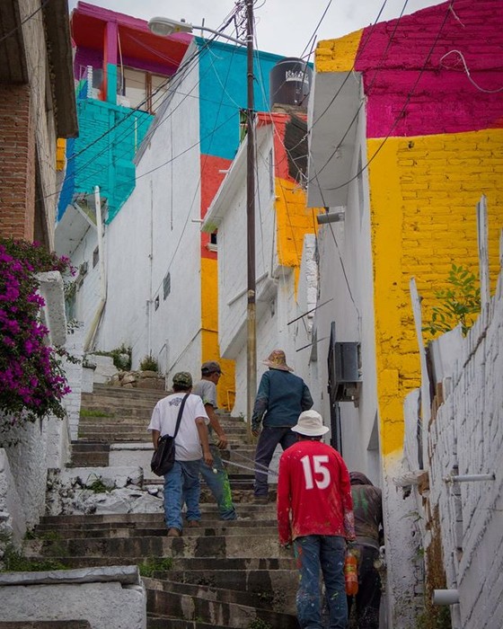 Mural grafitado na comunidade de Palmitas, em Pachuca, no México. Parceria entre o governo mexicano e o grupo German Crew levou cor à comunidade (Foto: reprodução/facebook)