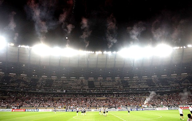 torcida Atlético-MG mosaico final Libertadores (Foto: EFE)