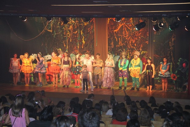 Cassio Reis na estreia da peça "A Floresta Mágica" (Foto: Daniel Delmiro / AgNews)