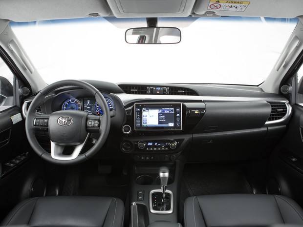Interior da nova Toyota Hilux 2016 (Foto: Divulgação) Interior da nova Toyota Hilux 2016 (Foto: Divulgação)