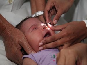 Maternidade realiza teste do olhinho recomendado pelo Ministério da Saúde (Foto: SMS) Maternidade realiza teste do olhinho recomendado pelo Ministério da Saúde (Foto: SMS)