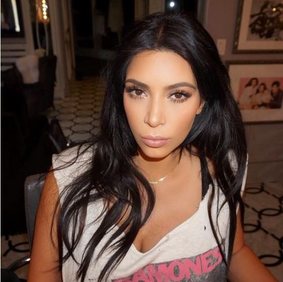 Kim Kardashian antes de cortar o cabelo (Foto: Reprodução do Instagram)