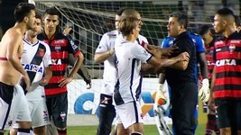 Vídeo: técnico do Atlético-GO explica discussão (Reprodução/Premiere)