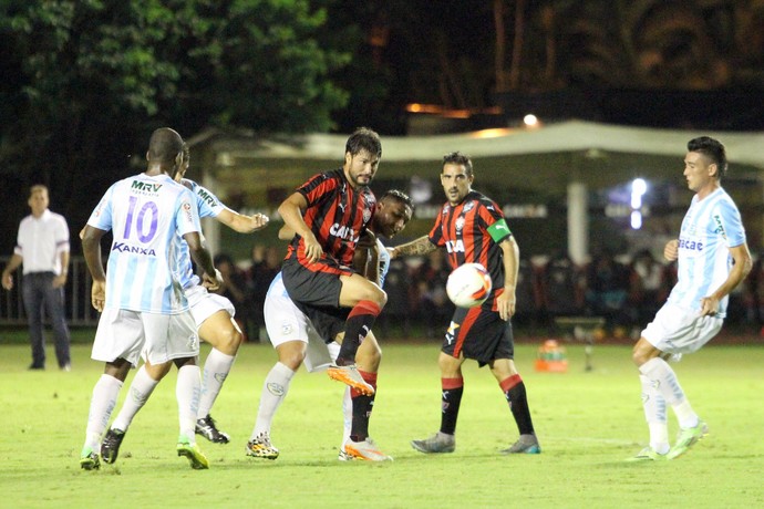 Pedro Ken, macaé x vitória (Foto: Tiago Ferreira / Macaé Esporte)