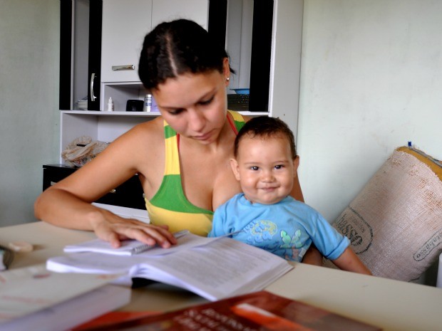 Após dar à luz no Enem, jovem de MS quer concluir curso de administração (Foto: Fabiano Arruda/G1 MS)