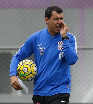 Chegadas, saídas e até 1º clássico: Carille projeta o Corinthians para 2017